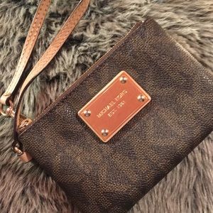 michael kors wristlet